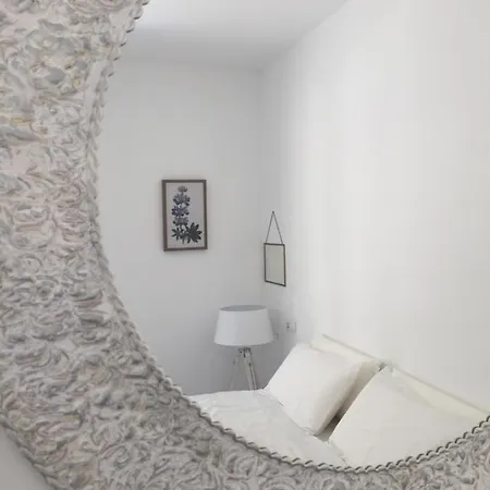 El Nido Del Chorro Capsule hotel *